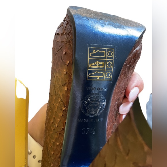 1719-VERSACE Brown Python Snakeskin Pointed Toe Platform Pumps - Picture 5 of 7